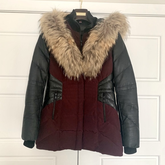 Down-filled Coat real Fur hood, Leather sleeves and accents - Picture 2 of 16